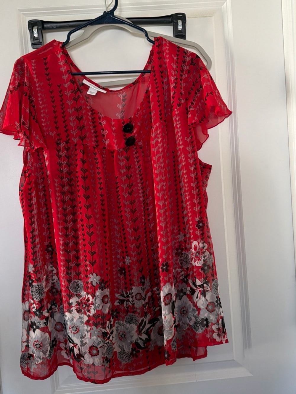 dressbarn Red Floral Short-Sleeve Tunic with Button Detail